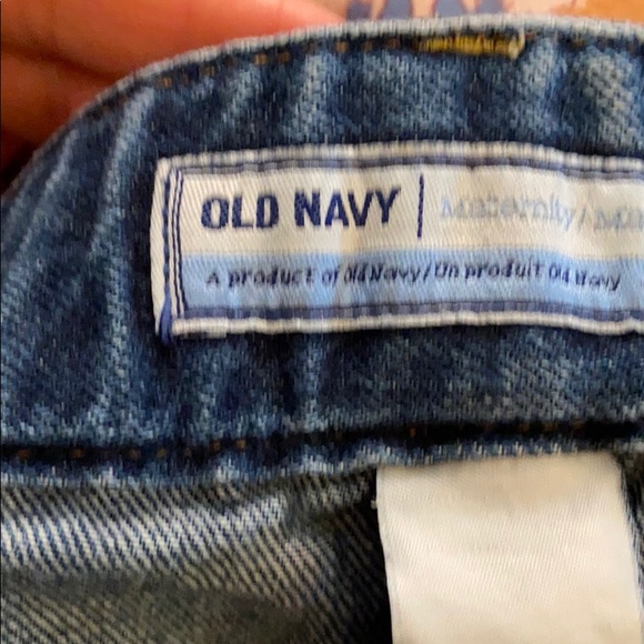 Old Navy Maternity Crop Jeans - Picture 2 of 3